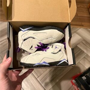 Jordan True Flight White/Purple Toddler